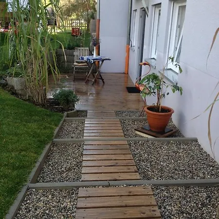 Renate Strohhofer Appartement *